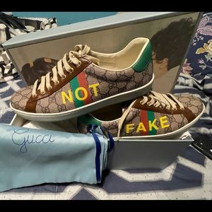 Gucci mens shoes 8 1/2 .